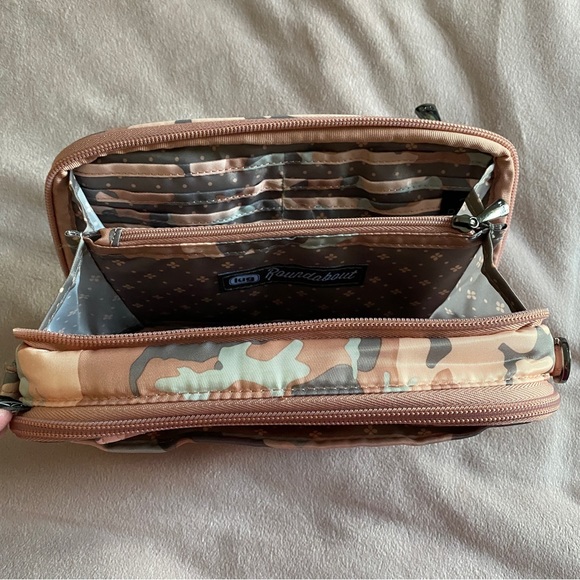 Lug Roundabout in Camo Rose - Picture 2 of 4